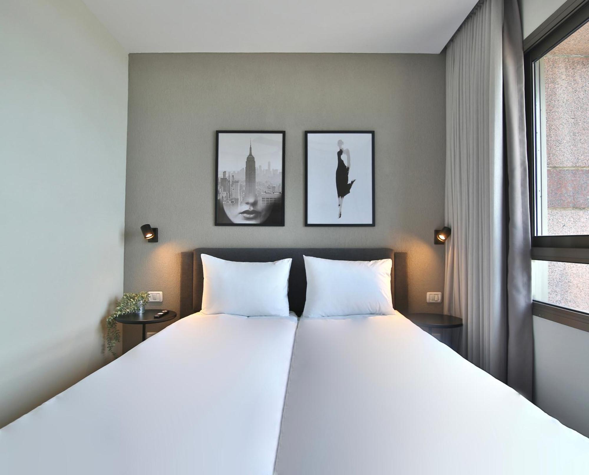 Luxury Suites By Notaly Ariel - Carmel Beach Haifa Quarto foto