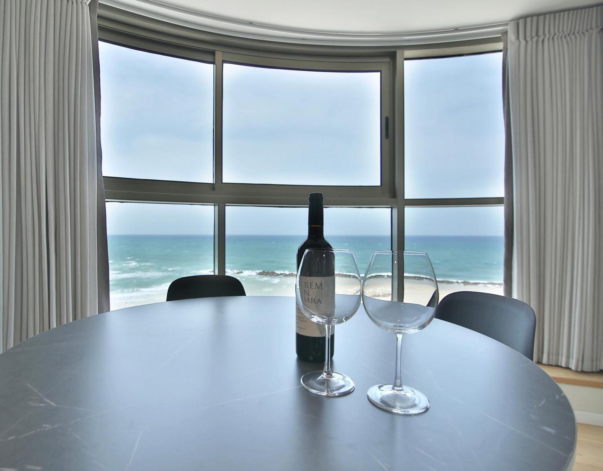 Luxury Suites By Notaly Ariel - Carmel Beach Haifa Quarto foto